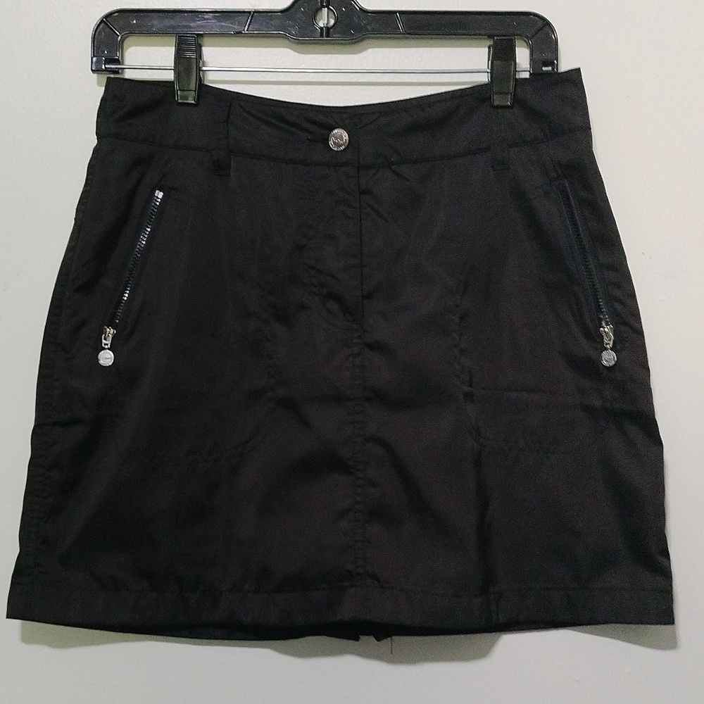 XDS by Daily Sports 100% Polyester skort size 2